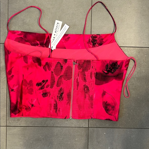 Alice + Olivia Valentina Floral Elasticized Top - Picture 7 of 11